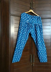 Mustard Women Blue &amp; White Printed Cotton Suit