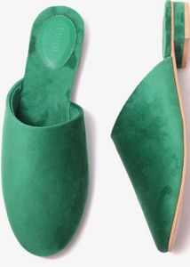 women ballerinas