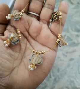 Elegant Gold Necklace and Earrings Set