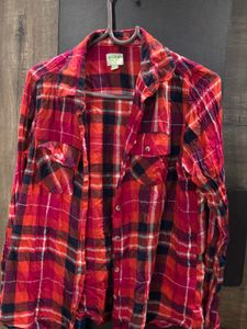Red Plaid Button-Up Shirt💗
