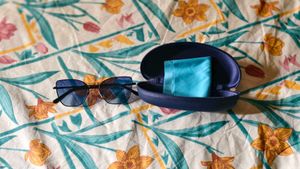Stylish Cat-Eye Sunglasses