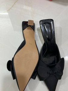 Black Bow Kitten size 40 Heels