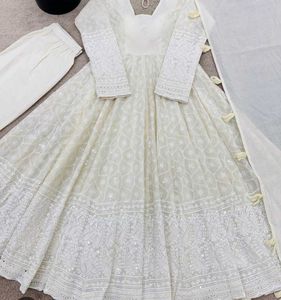 Elegant Chikankari Kurta Set