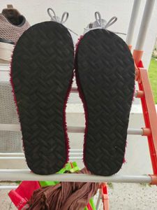 6 Cozy Fuzzy Slippers UK 4