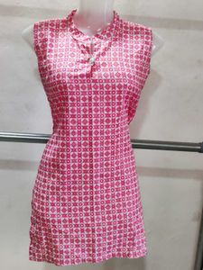 Stylish Pink Geometric Print short kurti