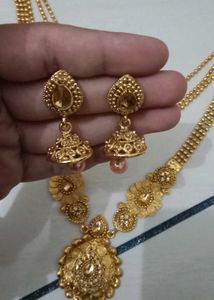 Elegant Gold Necklace and Earring Set