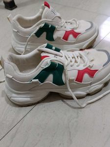Chunky "Noir" Sneakers