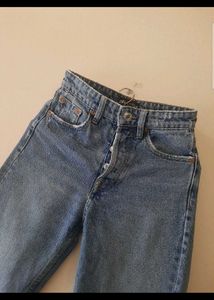 Zara High-Waisted Jeans