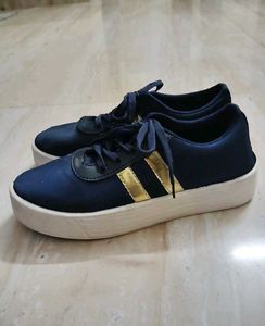 Stylish Blue &amp; Gold Striped Sneakers 👟