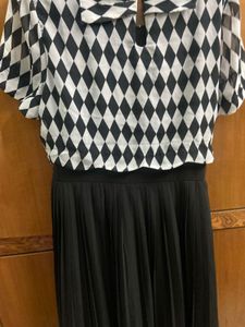 Chic Black &amp; White Diamond Print Dress