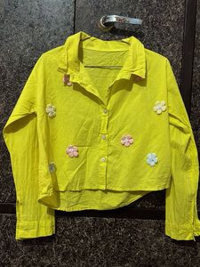 Chic Yellow Floral Button-Up Shirt