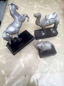 Aluminium or another Metal Showpiece Set