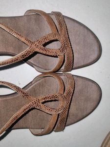 Women Metro Sandals