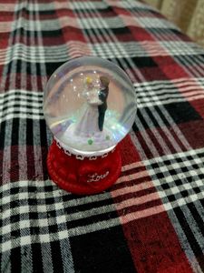 Wedding Couple Snow Globe
