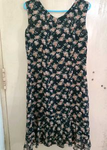 Chic Floral V-Neck Sleeveless Midi Dress
