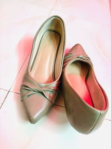Stylish Pointed Toe Knot Heels