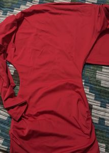 Red off-shoulder bodycon dress