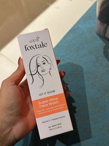 Foxtale Super Glow Face Wash