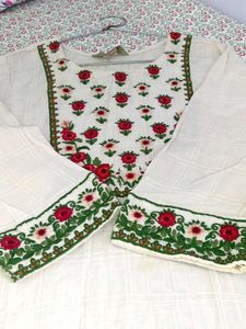 🌸 White Embroidered Kurti 💃price Drop Buy₹450🥳