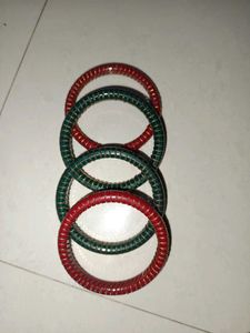 Set of 2 Red &amp; Green Bangles