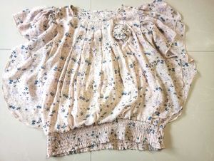 Chic Floral top with Puff Sleeves