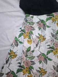 Floral Print Midi skirt