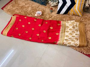 Elegant Red &amp; Cream Saree with Gold Embellishments