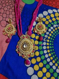 Stunning Pink Beaded Necklace &amp; Earring Set