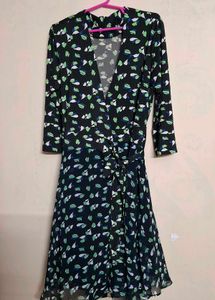 Chic Wrap Dress with Abstract Print
