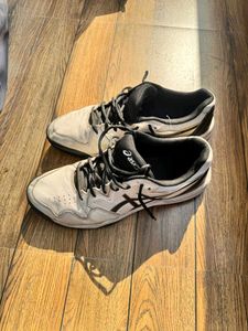 ASICS White & Black tennis Shoes