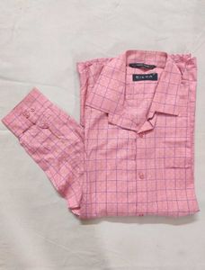 🆕 Men's Pink Plaid Button-Down Shirt