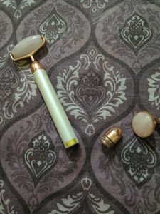 Vibrating Rose Quartz Roller &amp; Massager