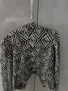 Stylish Black &amp; White Patterned Biker Jacket