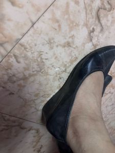Stylish Black Pointed Toe Flats