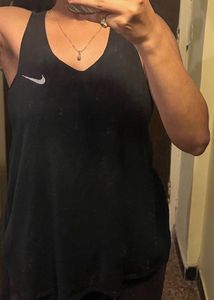 Nike Sporty Athletic Gym Top