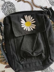 Stylish compact sling bag Unisex