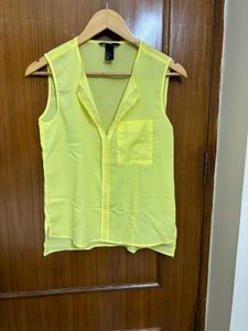 🆕H&amp;M Yellow Collared Button-Up Top