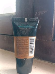 Maybelline New York Foundation 230 Shade