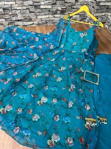 Designer Party Wear Gown..no Coin Or Swap..plz Don't Offer Fix Prices