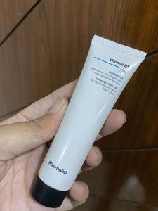 Minimalist Vitamin B5 Moisturizer