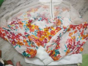 Beutiful Top For Teenager Girl It's Come 13 To 16 Year Girl. Each Price Is Only 80/