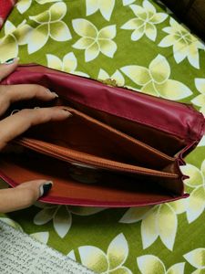 Maroon Wallet