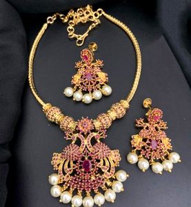 Neckpiece set