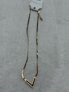 Anti Tarnish | Minimalist V Pendant Necklace