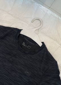 Under Armour Men's T-Shirt