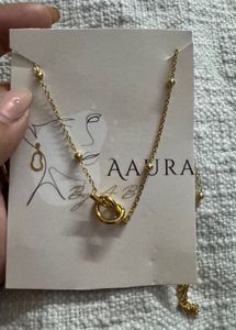 Elegant Gold Knot Necklace