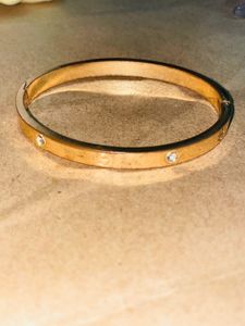 Chic Bangle Bracelet