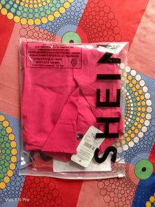 Vibrant Pink V-Neck 3/4 Sleeve Top