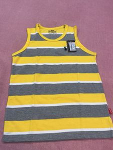 Sleevless boys t shirt