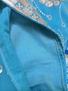 Ethnic blue saree💙with stiched blouse